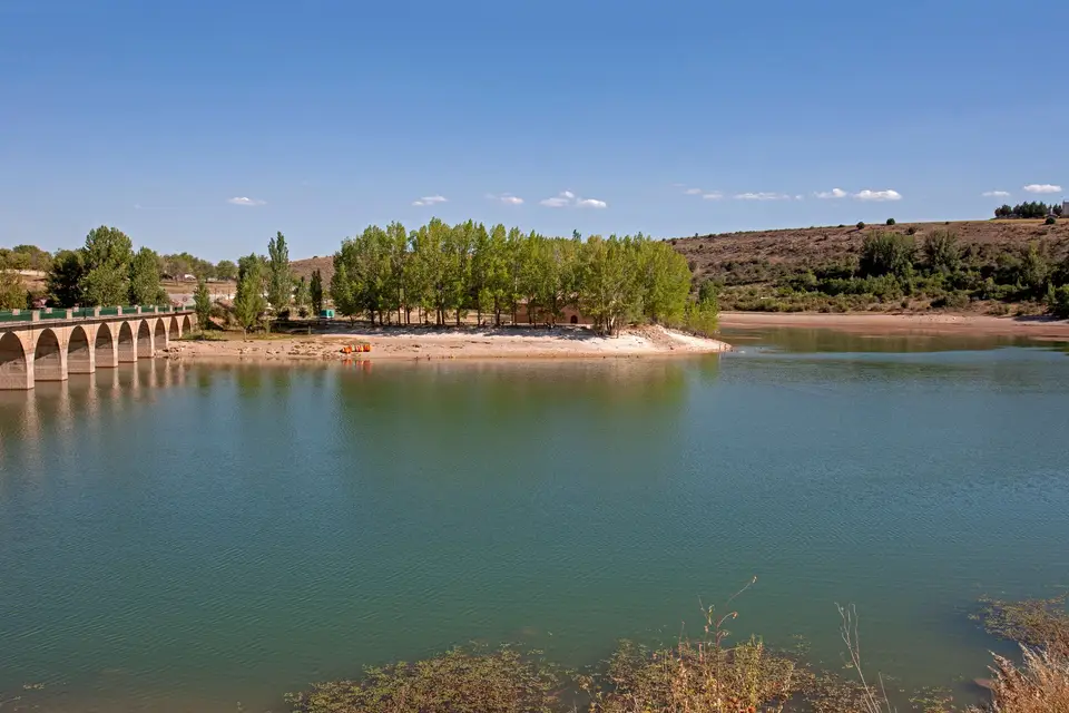 Embalse de Linares del Arroyo